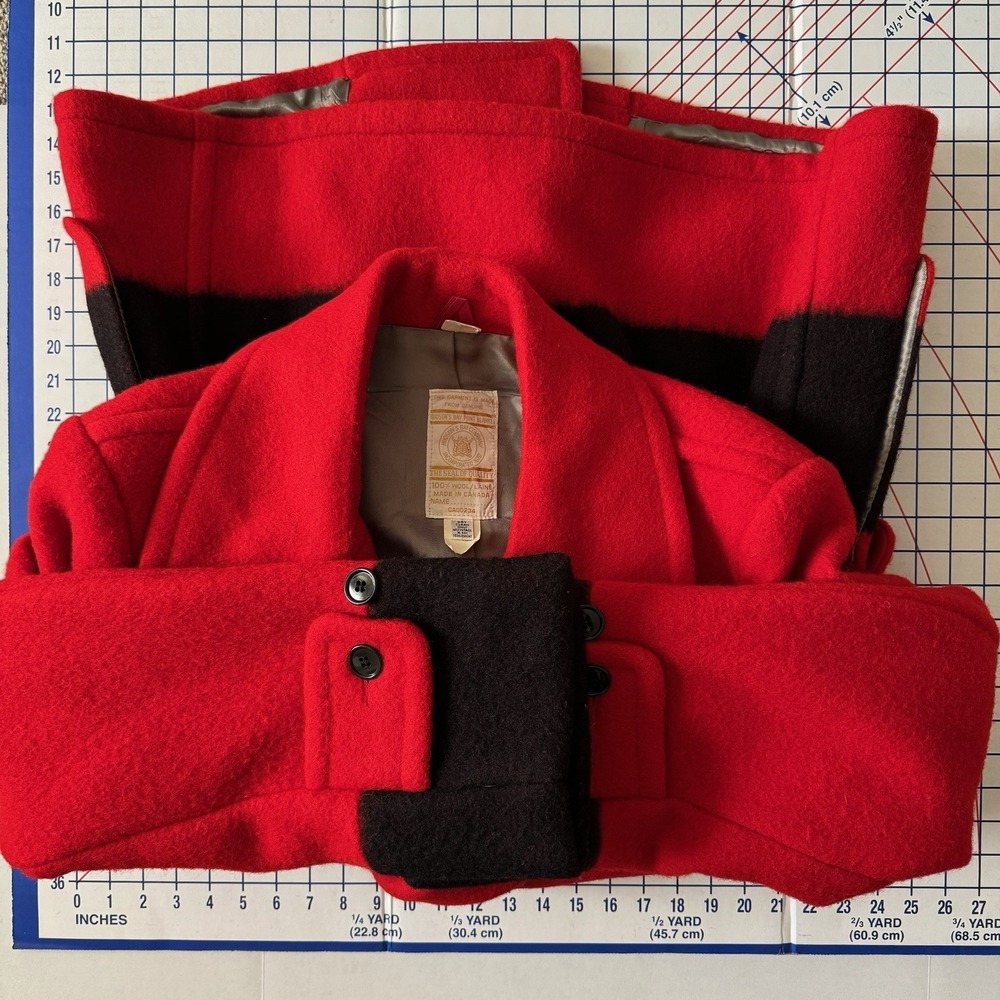 Hudson Bay Point Vintage 100% Wool Blanket Coat Jacket Red Black Belted Large - Picture 8 of 10